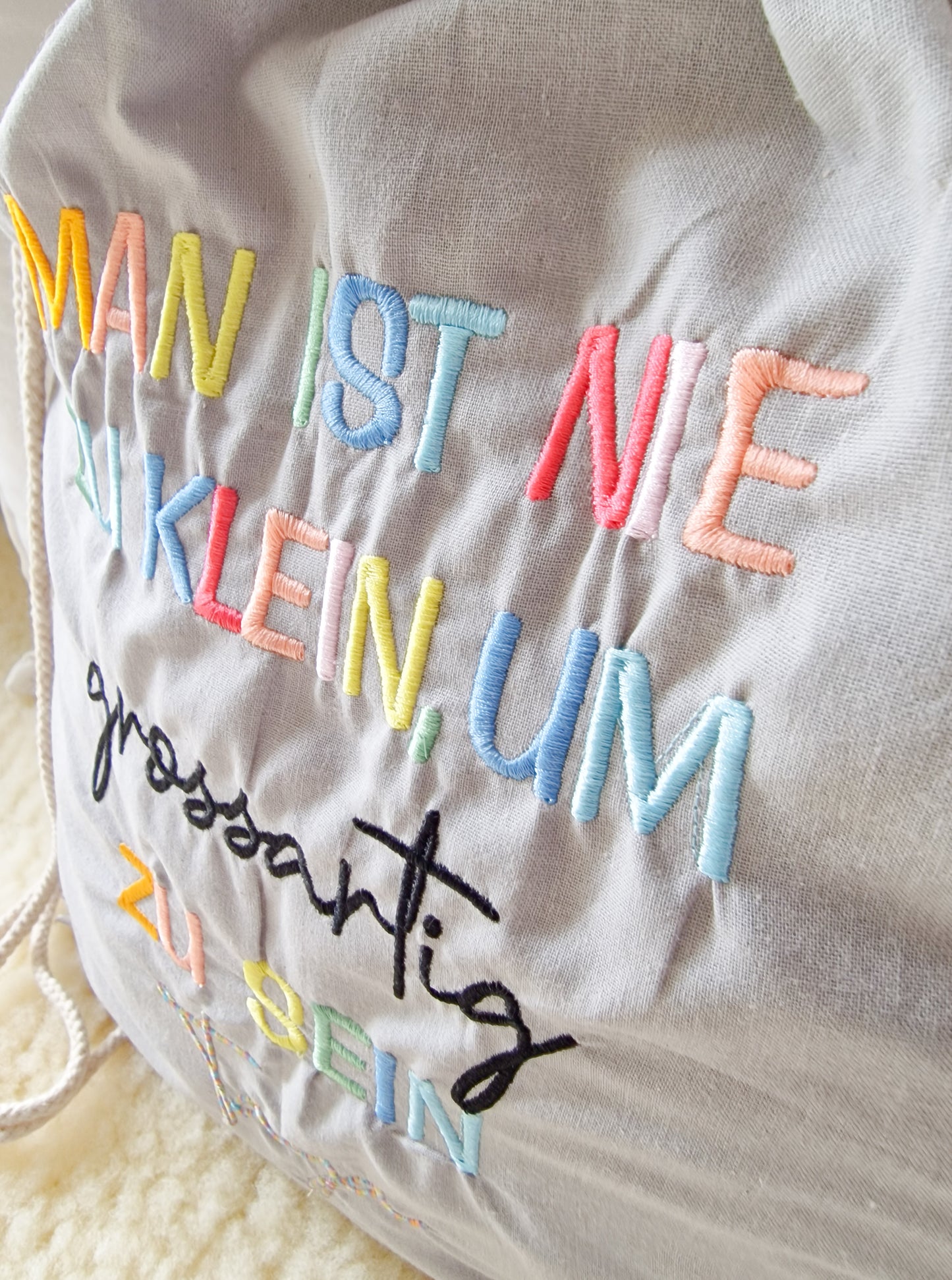 Rucksack "Man ist nie zu klein, um großartig zu sein"